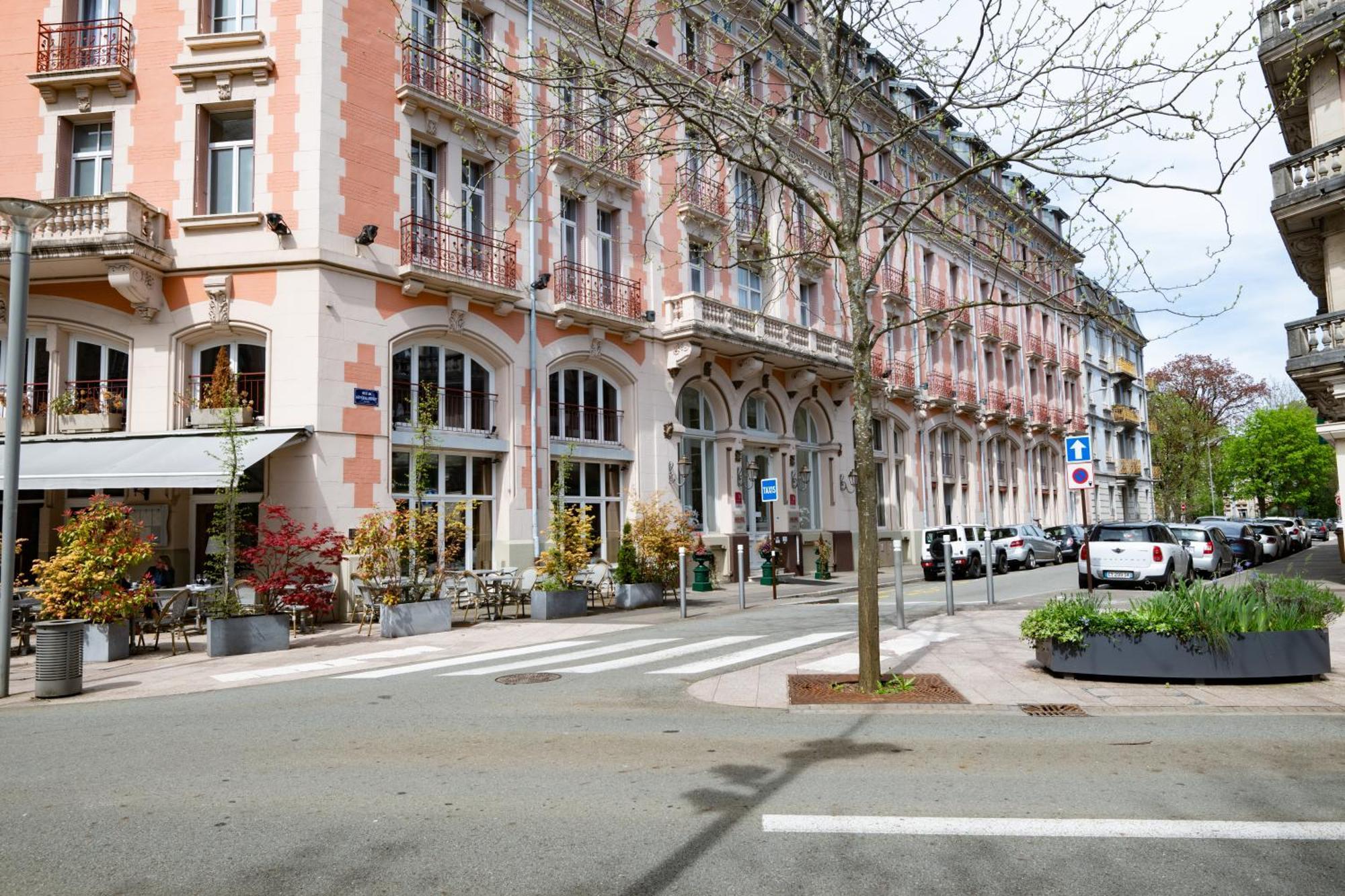 Grand Hotel Du Tonneau D'Or Belfort Exterior foto