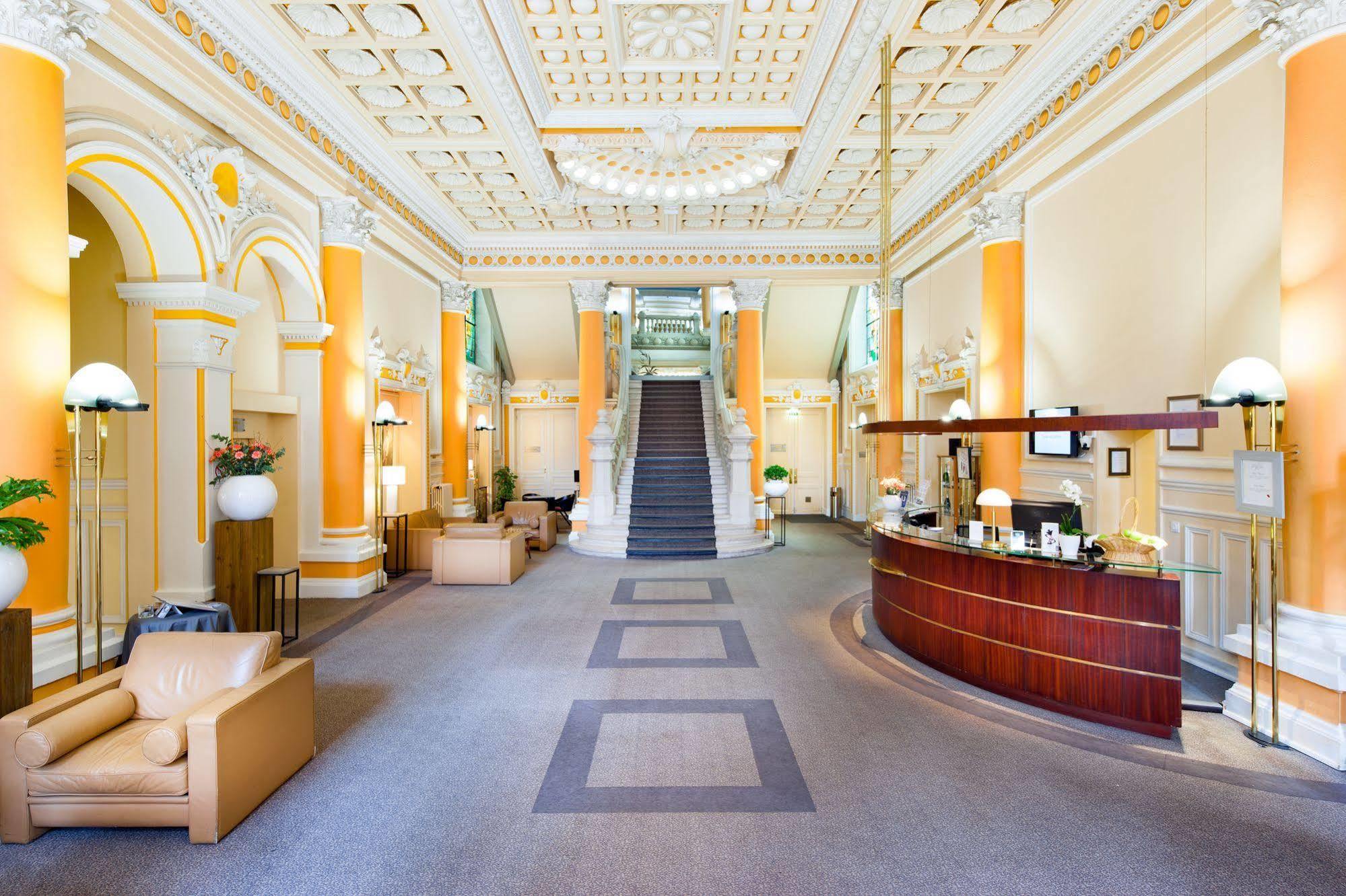 Grand Hotel Du Tonneau D'Or Belfort Exterior foto